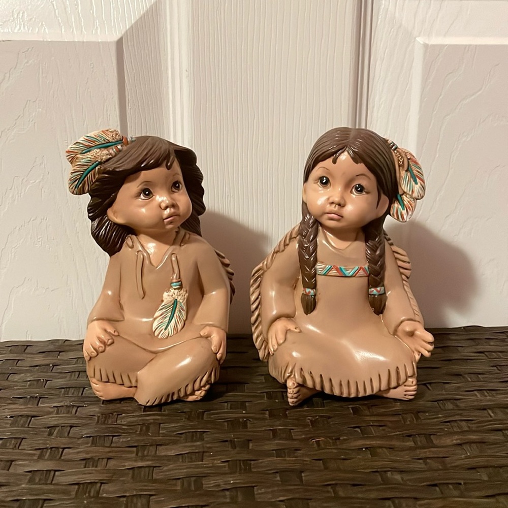 Vintage Native American girl dolls